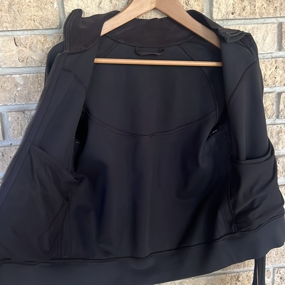 Lululemon track jacket. Cropped. Black with navy and white stripes. - Picture 5 of 5